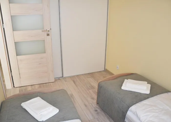 Srebrny Z Garażem